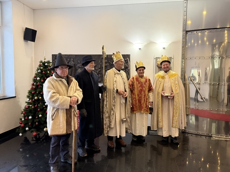 Ravenski koledniki zazveneli v Mestni hiši 6. 1. 2026 (10)